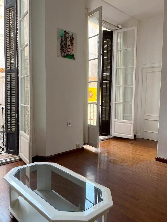 Apartamentos Malaga Centro Bagian luar foto