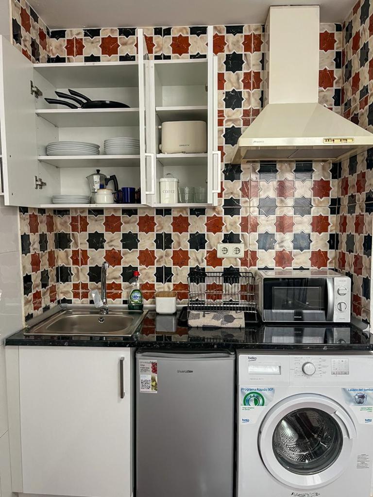 Apartamentos Malaga Centro Bagian luar foto