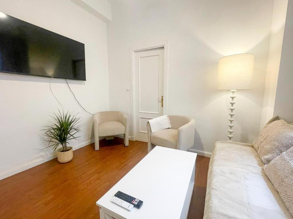 Apartamentos Malaga Centro Bagian luar foto